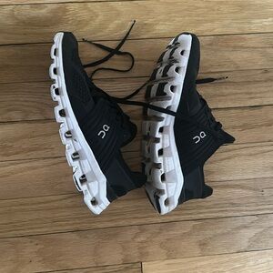 On cloud tennis shoes